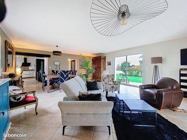 Propriété 7 pièces 255 m²