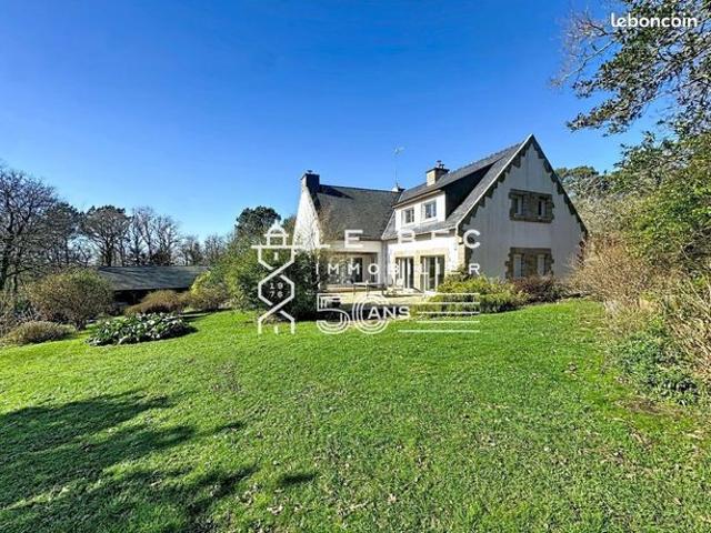 Propriété 7 pièces 256 m²