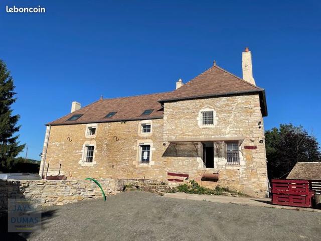 Propriété 7 pièces 257 m²