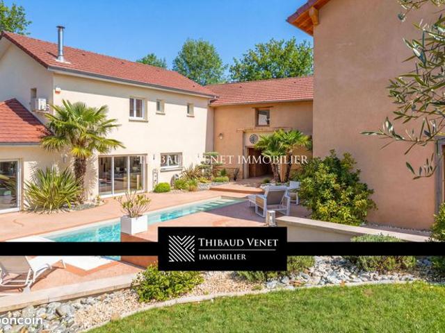 Propriété 7 pièces 258 m²