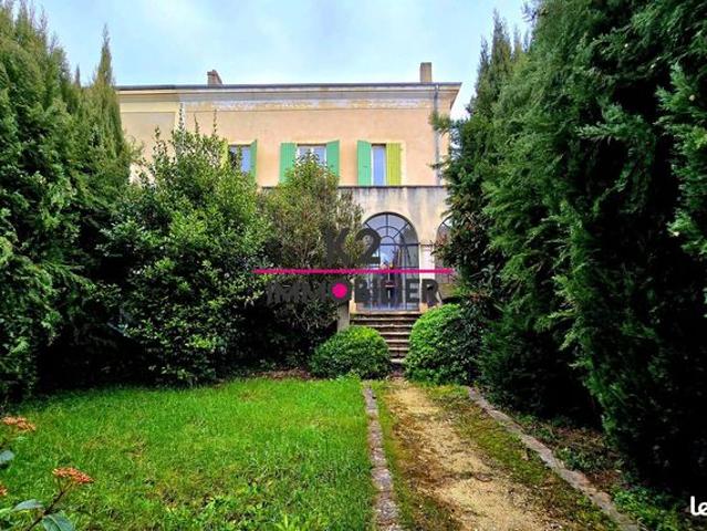 Propriété 7 pièces 258 m²