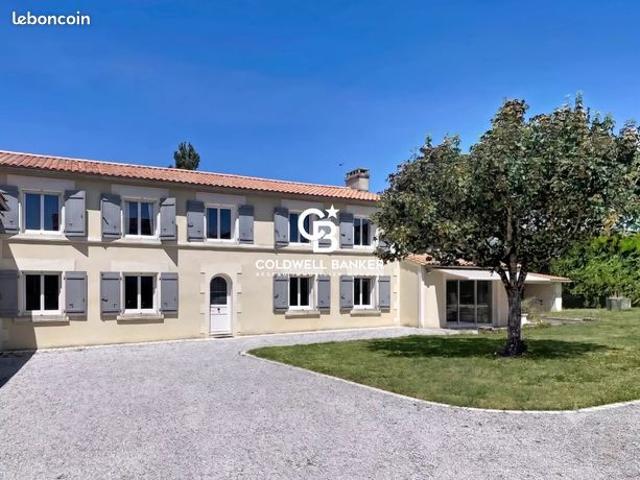 Propriété 7 pièces 258 m²