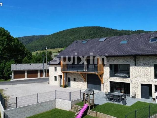 Propriété 7 pièces 231 m²