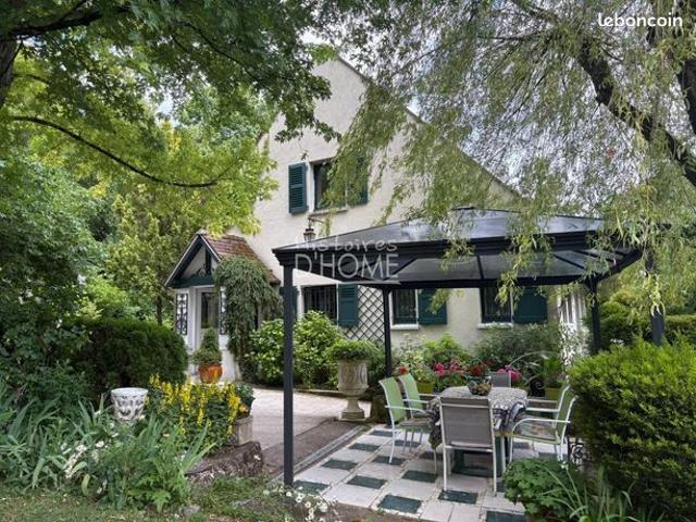 Propriété 7 pièces 250 m²