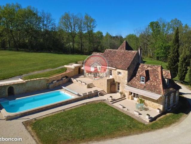 Propriété 7 pièces 250 m²