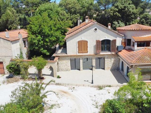 Propriété 7 pièces 250 m²