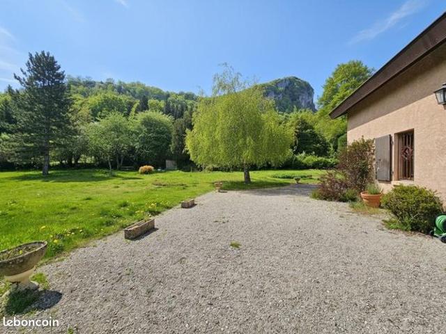 Propriété 7 pièces 250 m²