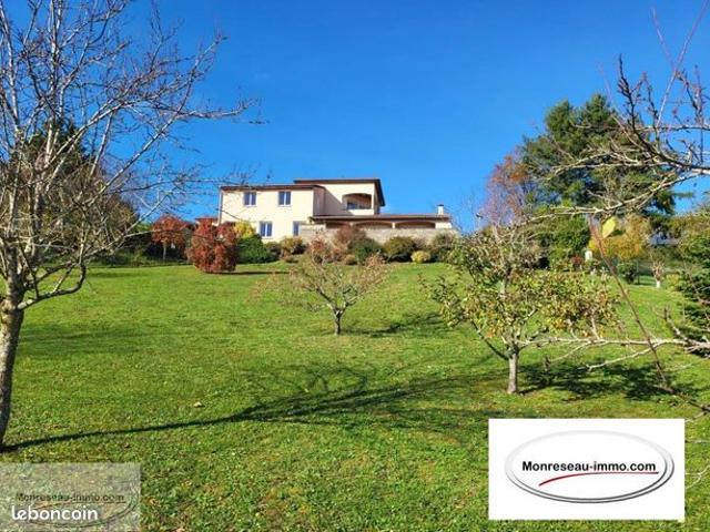 Propriété 7 pièces 251 m²