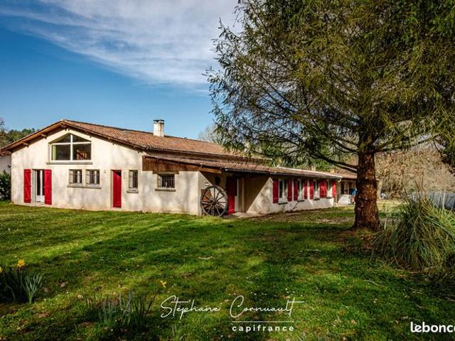 Propriété 7 pièces 251 m²