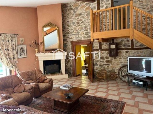 Propriété 7 pièces 251 m²