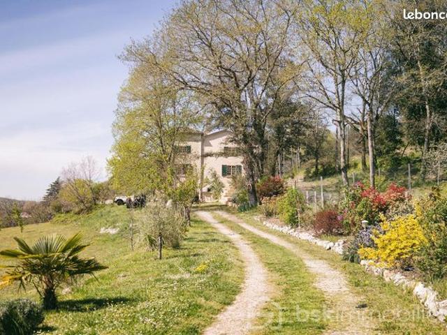 Propriété 7 pièces 252 m²