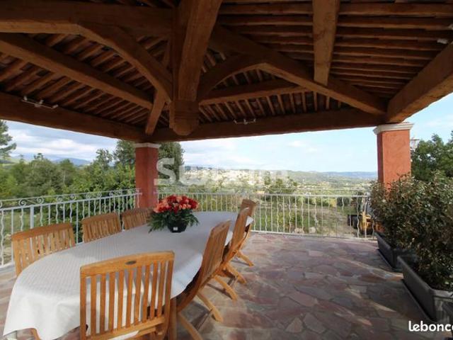 Propriété 7 pièces 252 m²