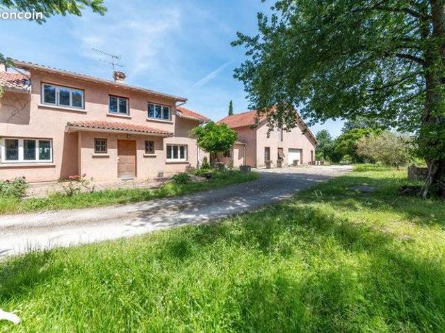 Propriété 7 pièces 253 m²