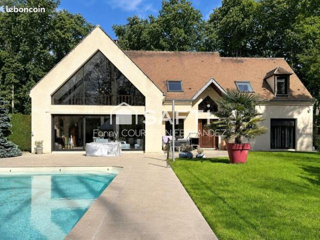Propriété 7 pièces 253 m²