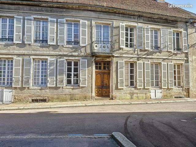 Propriété 7 pièces 266 m²
