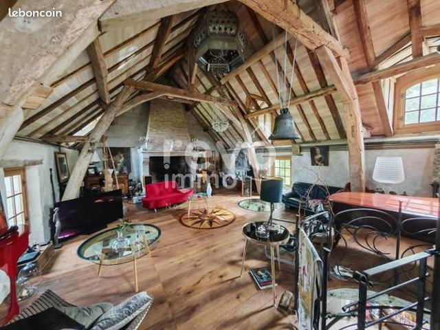 Propriété 7 pièces 266 m²