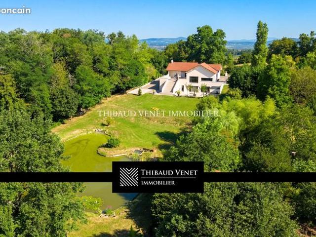 Propriété 7 pièces 268 m²