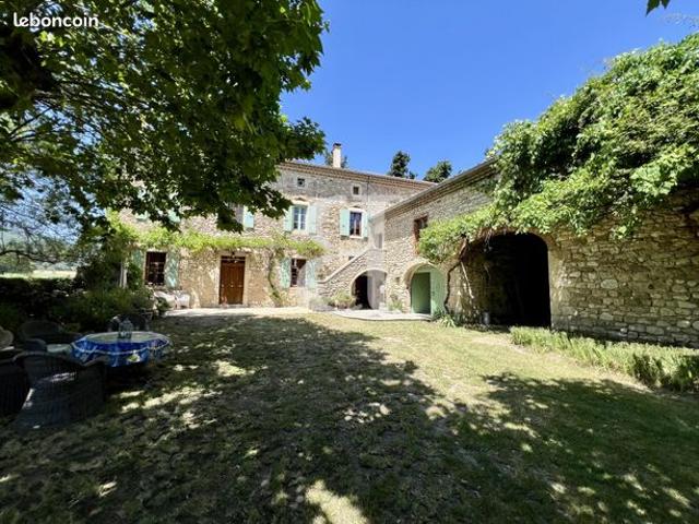 Propriété 7 pièces 268 m²