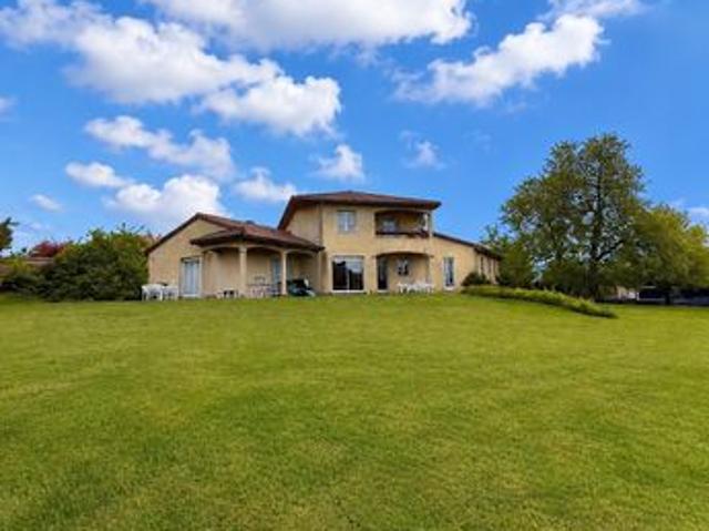 Propriété 7 pièces 269 m²