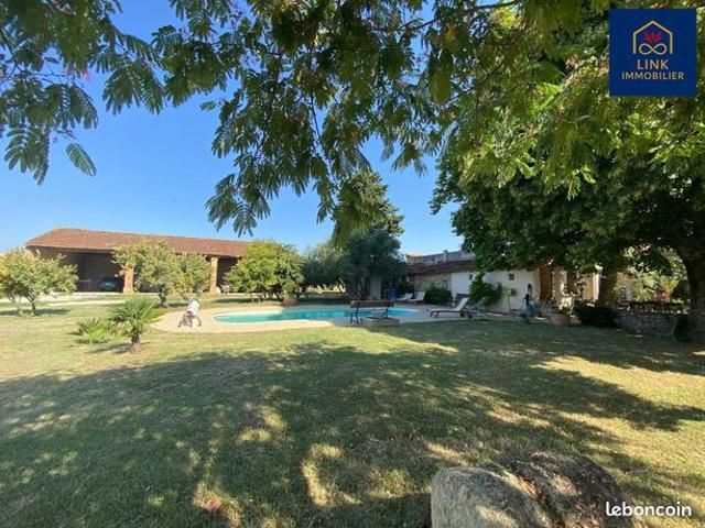 Propriété 7 pièces 269 m²
