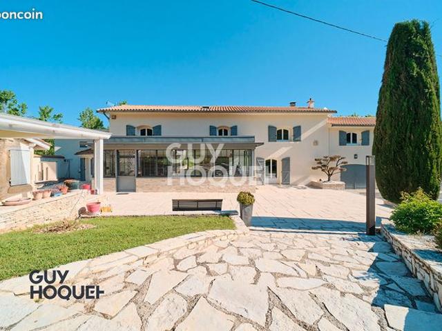 Propriété 7 pièces 260 m²