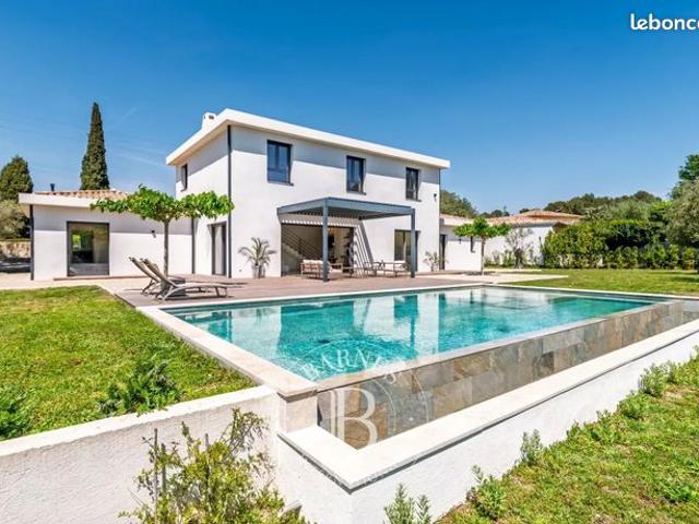 Propriété 7 pièces 260 m²