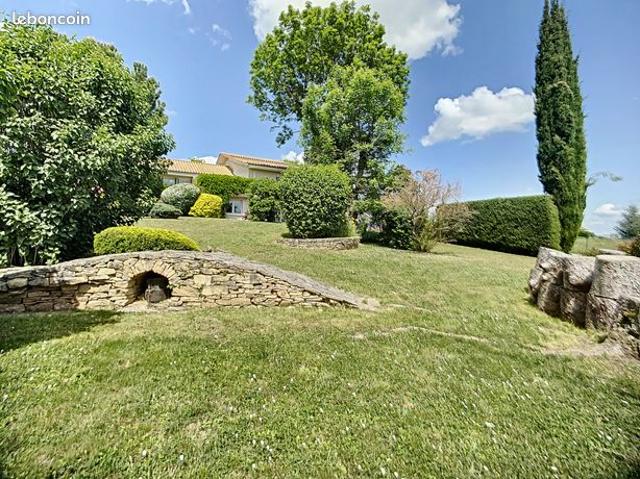 Propriété 7 pièces 260 m²