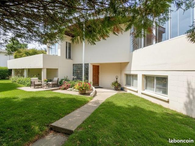 Propriété 7 pièces 260 m²
