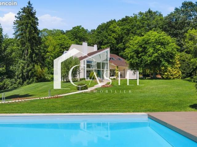 Propriété 7 pièces 260 m²