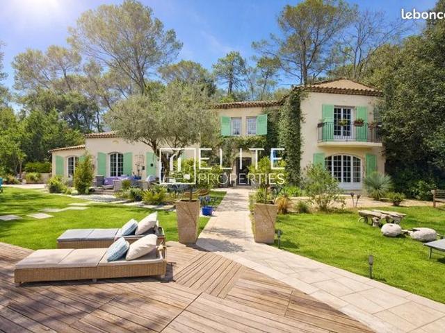Propriété 7 pièces 260 m²