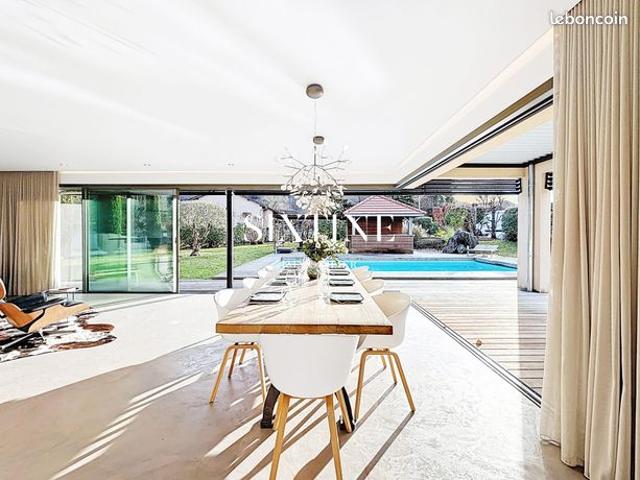 Propriété 7 pièces 261 m²