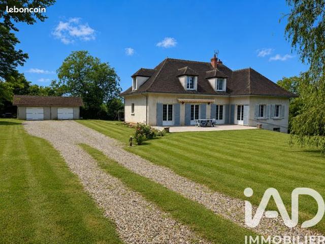 Propriété 7 pièces 263 m²