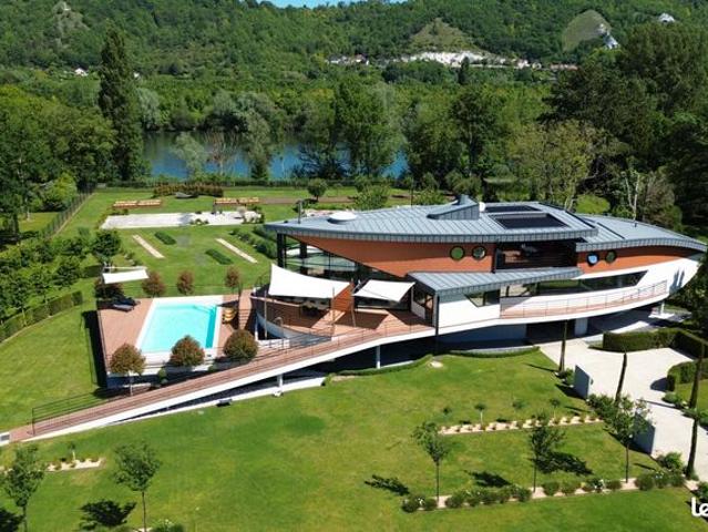 Propriété 7 pièces 263 m²