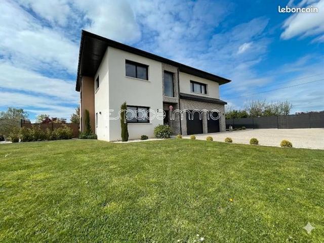 Propriété 7 pièces 274 m²