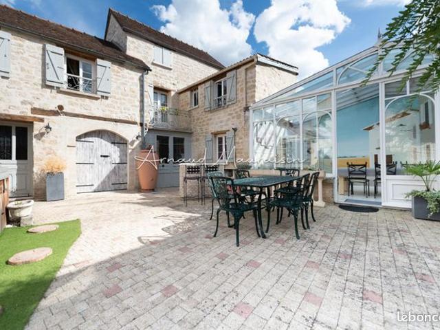 Propriété 7 pièces 275 m²
