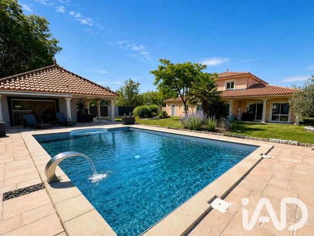 Propriété 7 pièces 275 m²