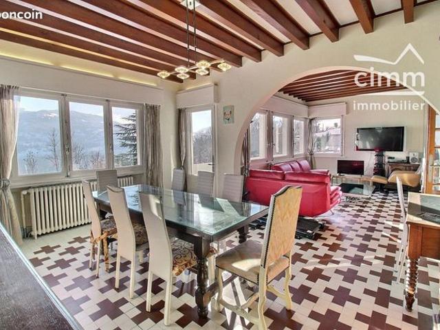 Propriété 7 pièces 278 m²