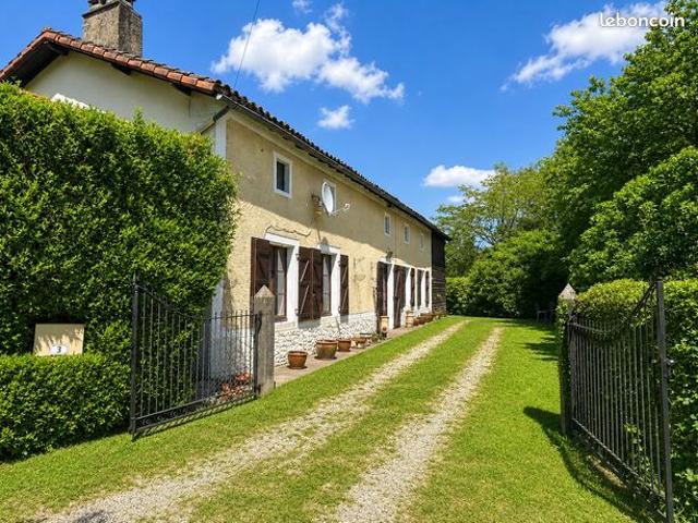 Propriété 7 pièces 278 m²