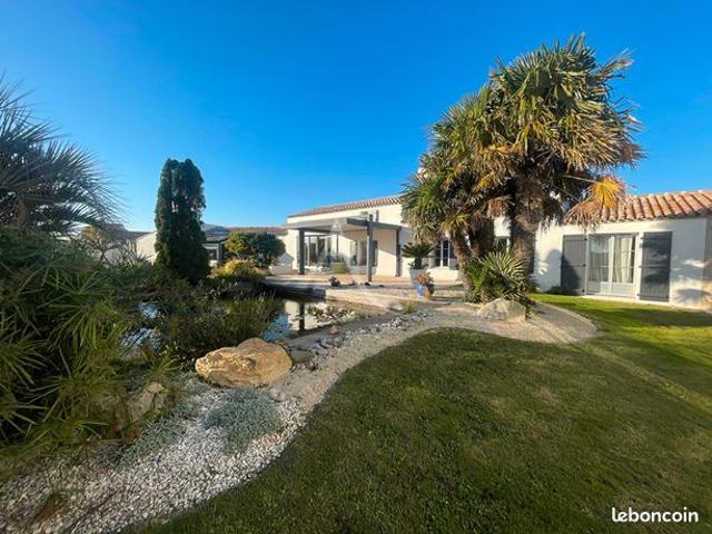 Propriété 7 pièces 270 m²