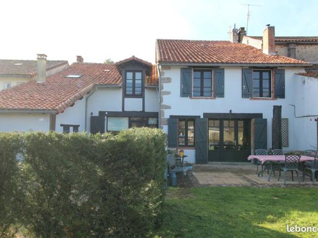 Propriété 7 pièces 270 m²