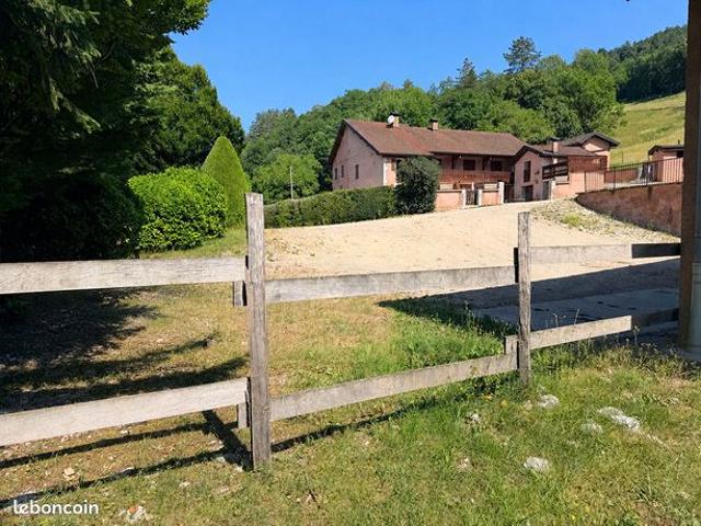 Propriété 7 pièces 273 m²