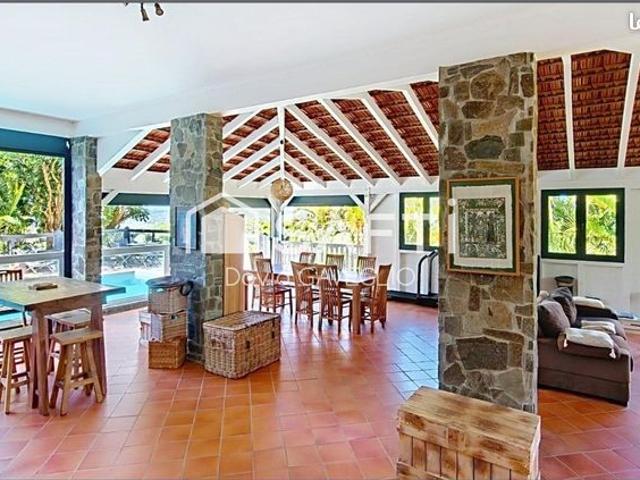 Propriété 7 pièces 284 m²