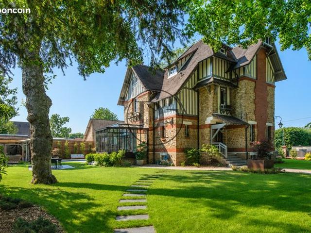 Propriété 7 pièces 288 m²