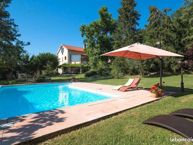 Propriété 7 pièces 280 m²