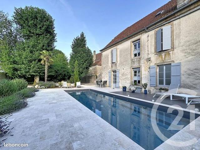 Propriété 7 pièces 280 m²