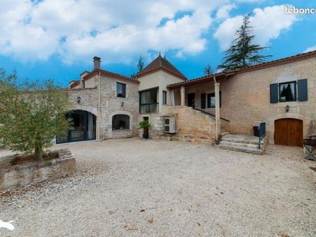 Propriété 7 pièces 294 m²