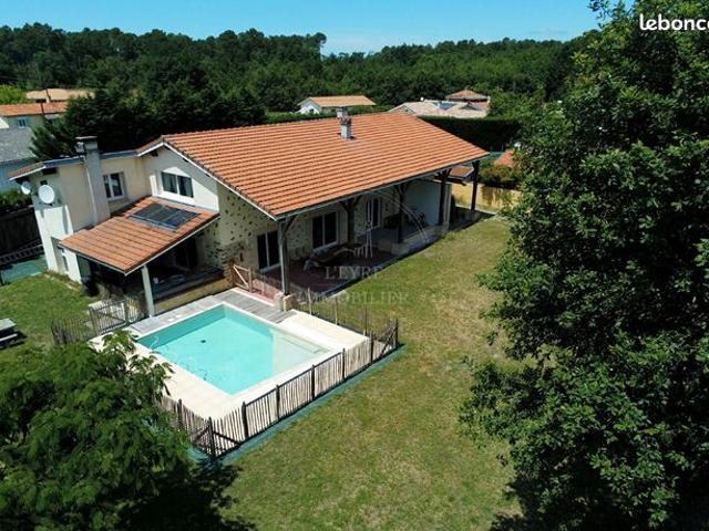 Propriété 7 pièces 295 m²