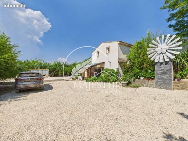 Propriété 7 pièces 295 m²