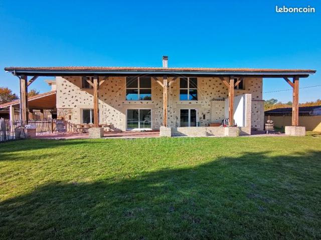 Propriété 7 pièces 295 m²