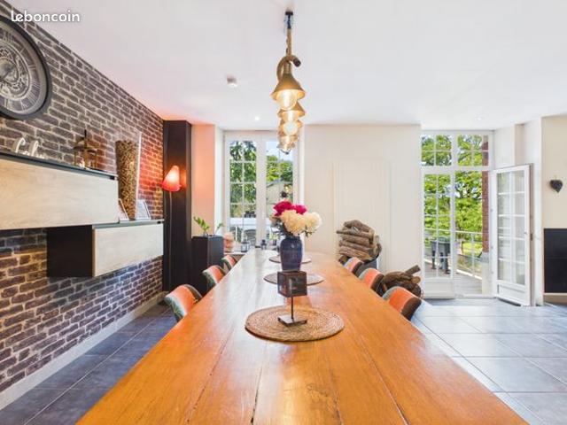 Propriété 7 pièces 298 m²